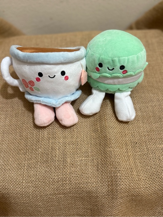 Hallmark Other - Hallmark Better Together Teacup and Macaron Cookie Magnetic Plush Pair, 3.5"